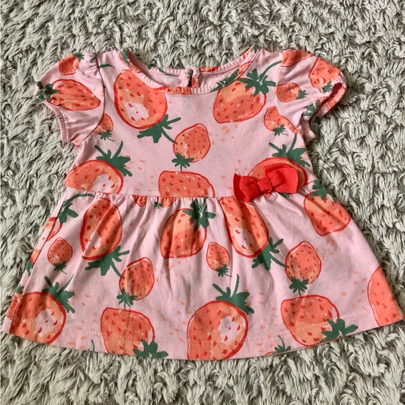 2/15$• Baby girl clothes bundle• Carter’s child of mine• 6-9 months old - Picture 2 of 7